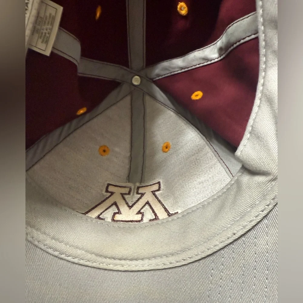 Minnesota Golden Gophers Hat/Cap M Logo Maroon/Gold Captivating Headgear OS